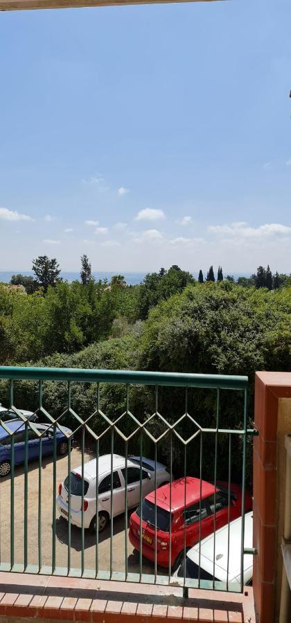 דירת חדר יפה ונעימה באיזור פסטורלי ושקט Leilighet Zikhron Ya'akov Eksteriør bilde